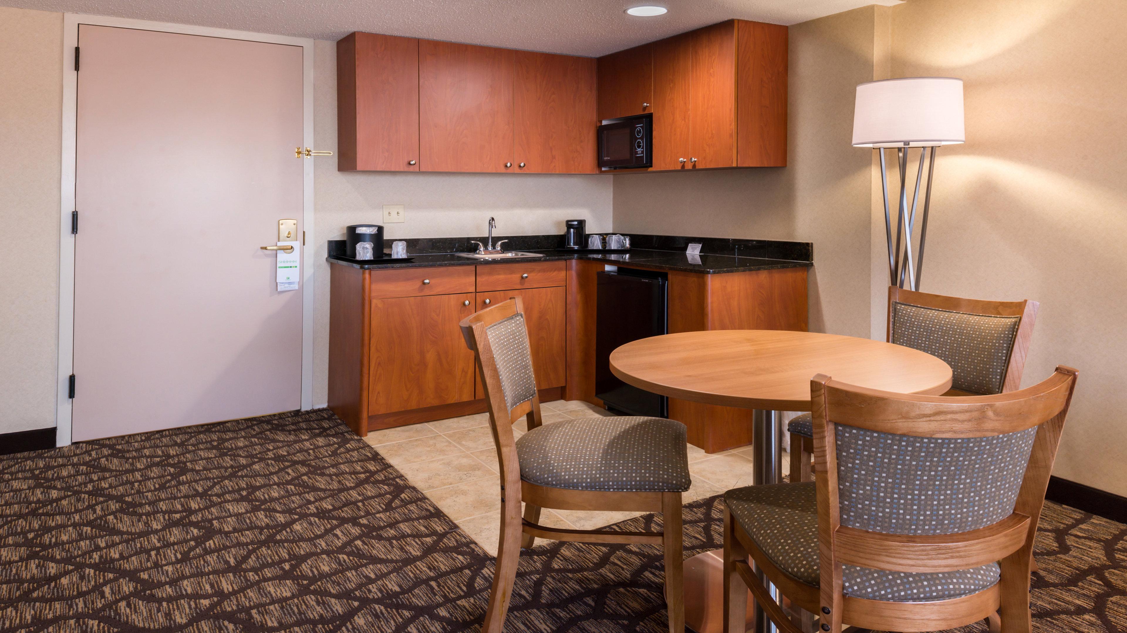 Holiday Inn Hotel & Suites Warren By Ihg Exterior foto